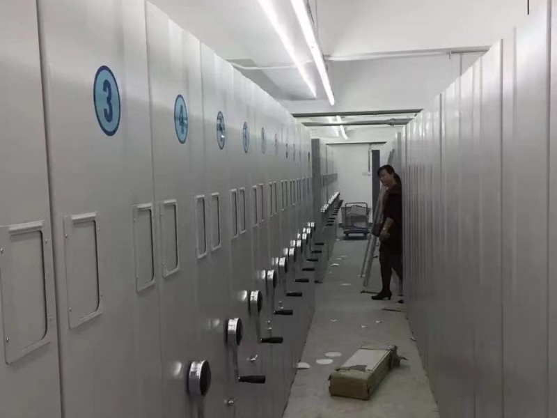 保定保定某房地产公司手动密集柜安装中